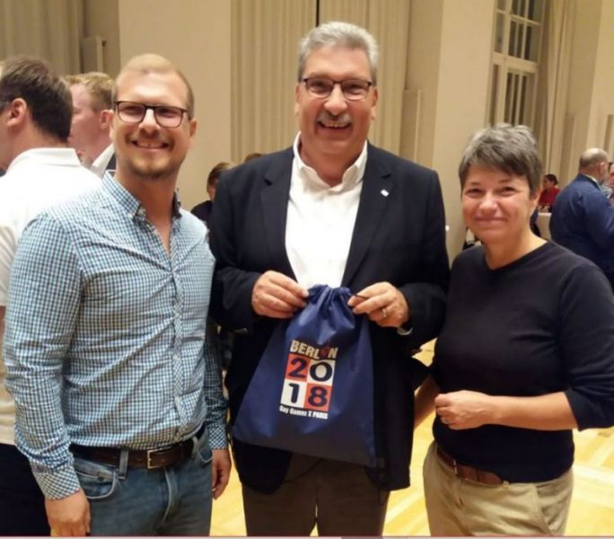 tl_files/vorspiel_ssl_bln/bilder/news_events/2018-09 Empfang Abgeordnetenhaus GayGames-Teilnehmer.JPG tl_files/vorspiel_ssl_bln/bilder/news_events/2018-09 Empfang Abgeordnetenhaus GayGames-Teilnehmer.JPG