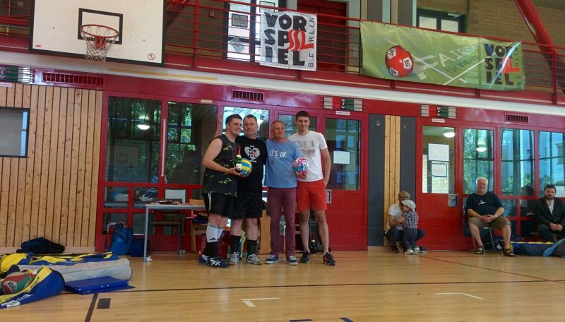 files/vorspiel_ssl_bln/bilder/news_events/Volleyball_RespectGaymes_Orgateam_2016.jpg